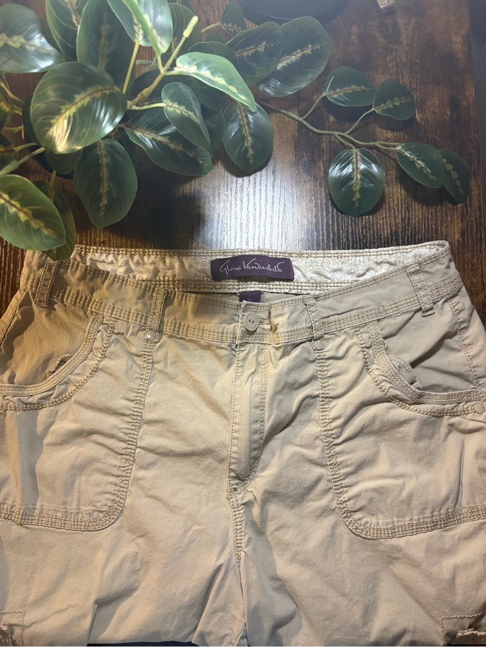 Gloria Vanderbilt Women's Light Beige Bermuda Shorts